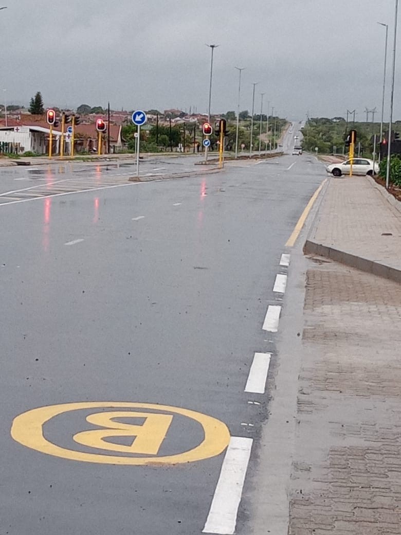 mmsurfacingSurfacing 12 with road marking